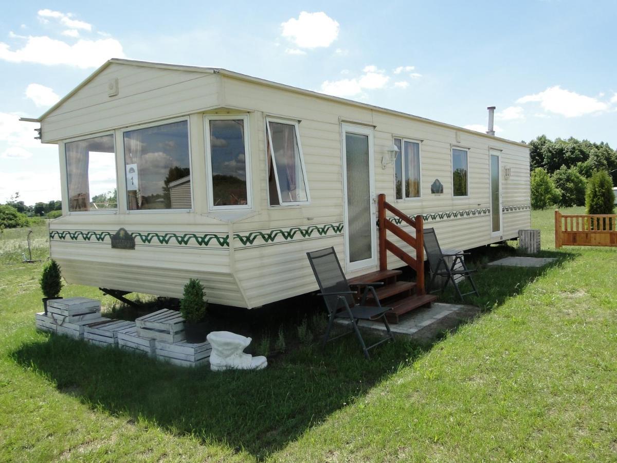 Lary Camping Homes - Domki Dabrowka Gostynin Buitenkant foto